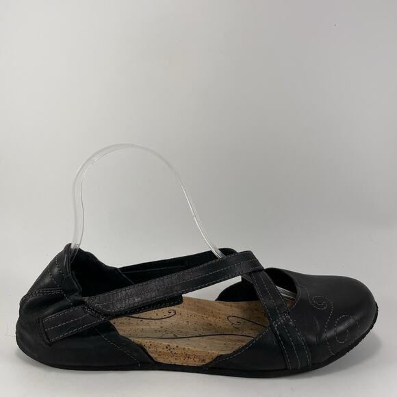 Ahnu Karma Criss Cross Flats Womens Size 8.5 Black Leather Slip On Comfort - Picture 1 of 9